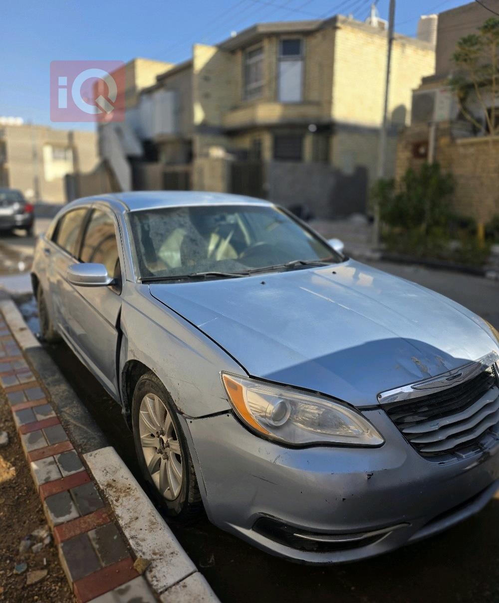 Chrysler 200